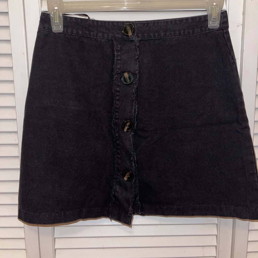 High waisted black skirt